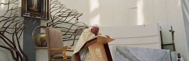 Juan Pablo II en la ceremonia de Consagracin del Santuario de la Divina Misericordia de Cracovia-Łagiewnikach