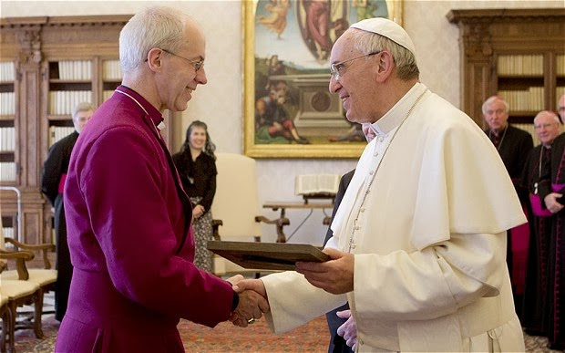 Papa Francisco con el Arzobispo (Anglicano) de Canterbury, Justin Welby, 14 de junio de 2013  AFP PHOTO POOL ALESSANDRA TARANTINOALESSANDRA TARANTINO/AFP/Getty Image