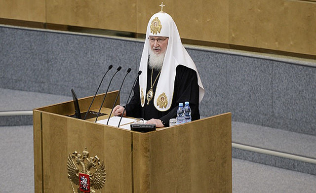 Patriarca ruso hablando a la Duma