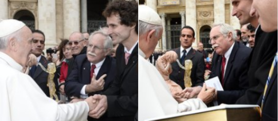 Martin Hudacek obsequi al Papa Francisco con una rplica de su estatua