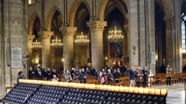 Foto: misa en Notre-Dame, noviembre de 2012 AFP