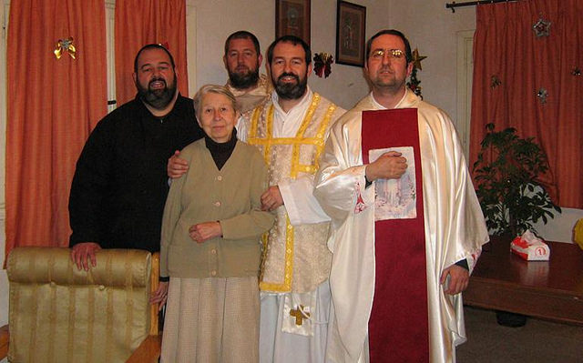 Cuatro misionerso con su madre, religiosa