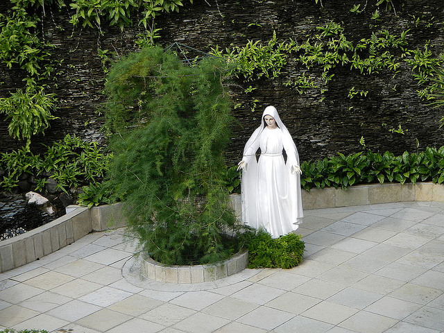 Jardn del Carmelo de Lipa donde se apareci la Virgen en 1948